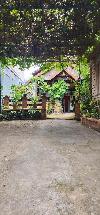 Hostel Cozy Nest Cnx Chiang Mai Zewnętrze zdjęcie