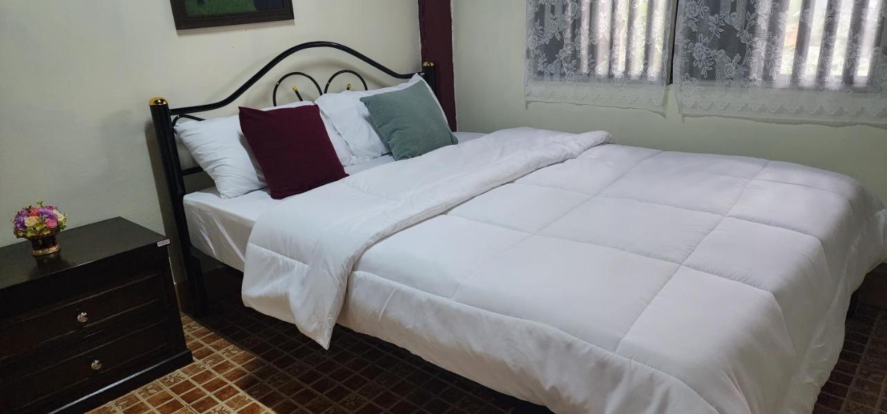 Hostel Cozy Nest Cnx Chiang Mai Zewnętrze zdjęcie