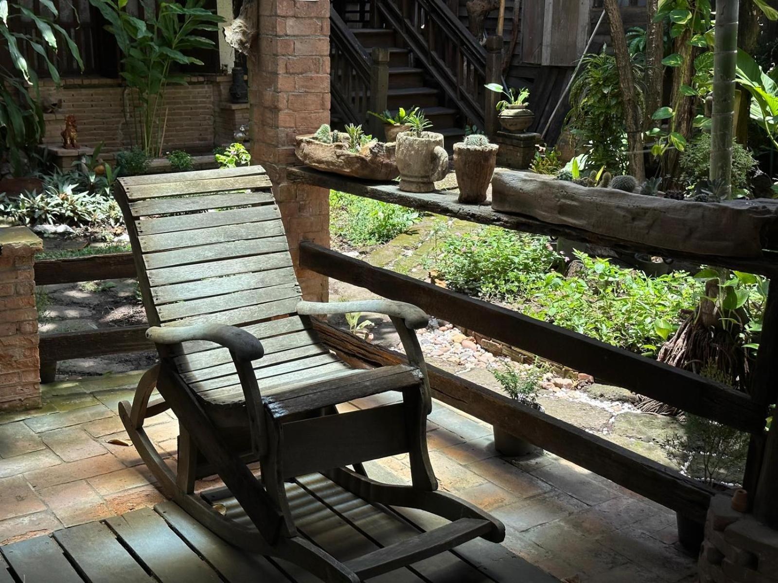 Hostel Cozy Nest Cnx Chiang Mai Zewnętrze zdjęcie